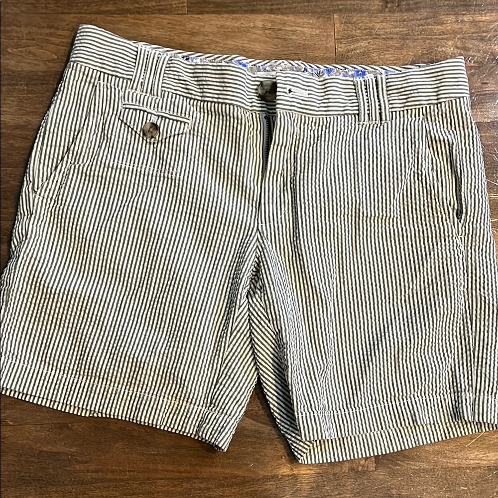 Banana Republic White and Black Flat Front Shorts
